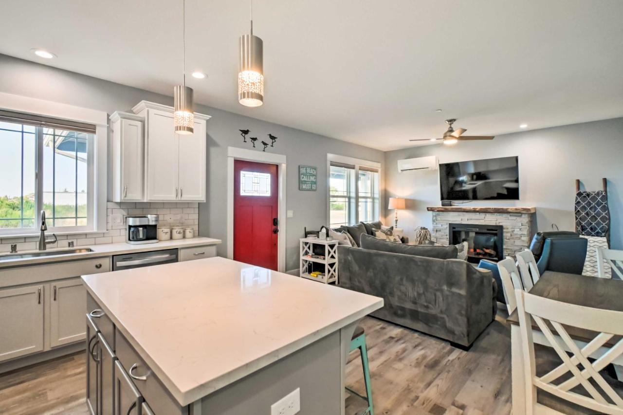 Ocean Shores Getaway With Fireplace And Hot Tub! Екстер'єр фото